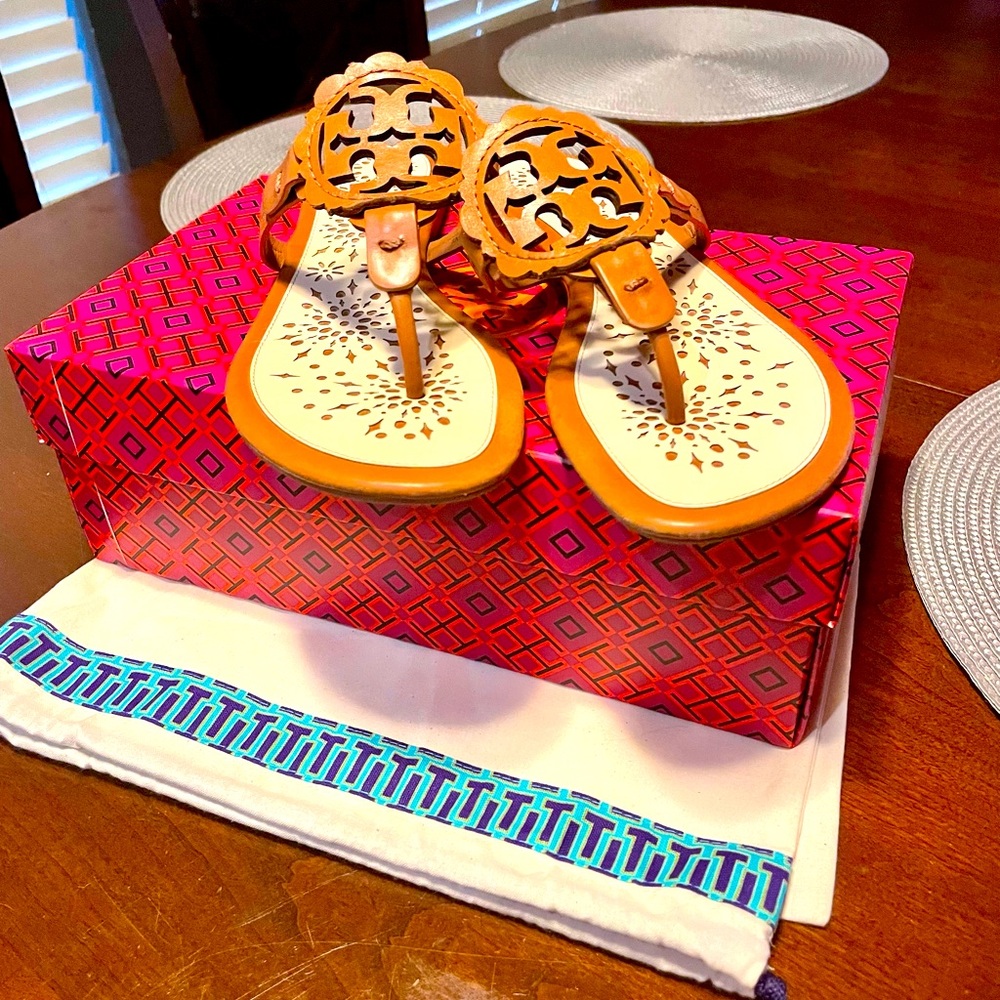 Tory Burch Miller - Scalloped